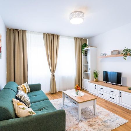 Tonka Apartment Pula Bagian luar foto