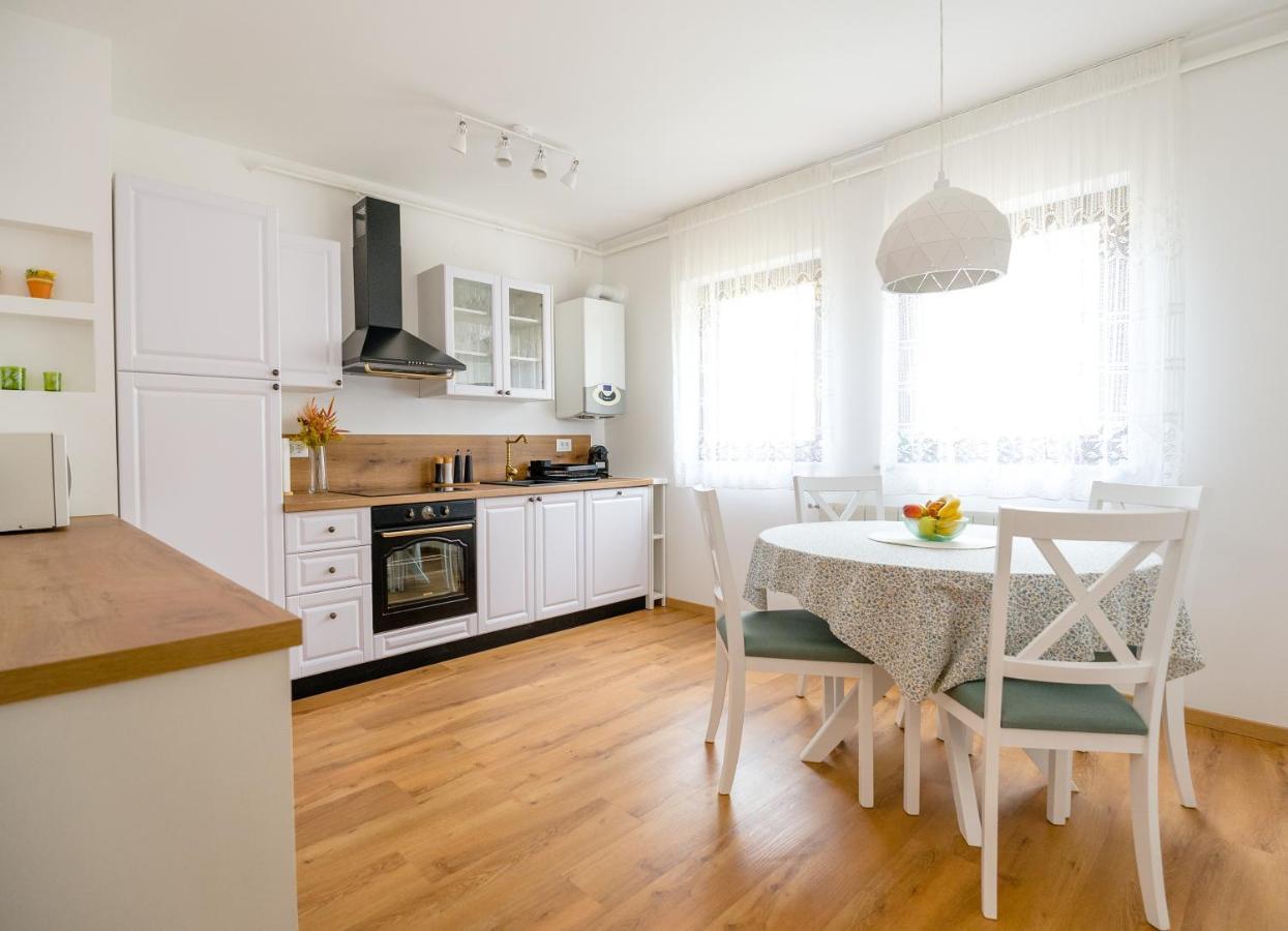 Tonka Apartment Pula Bagian luar foto