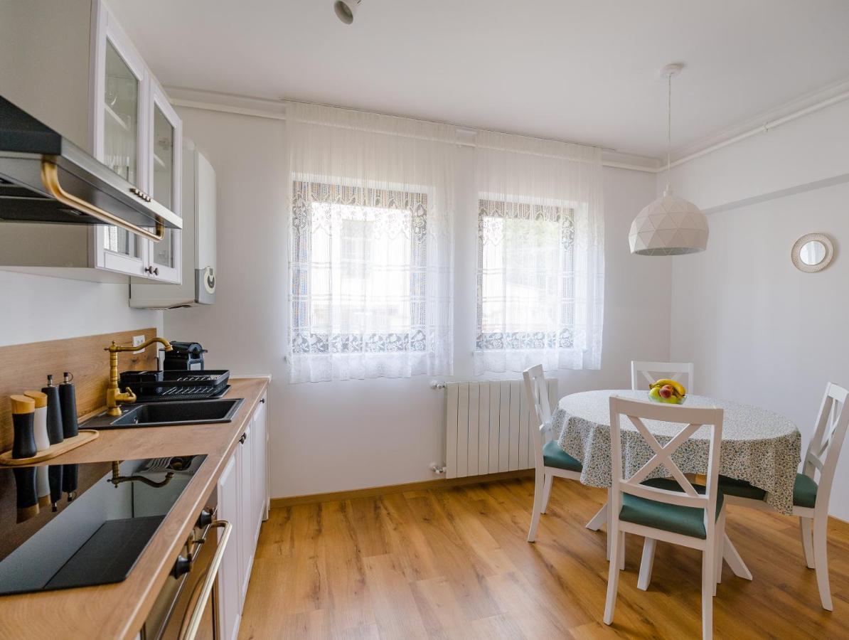 Tonka Apartment Pula Bagian luar foto