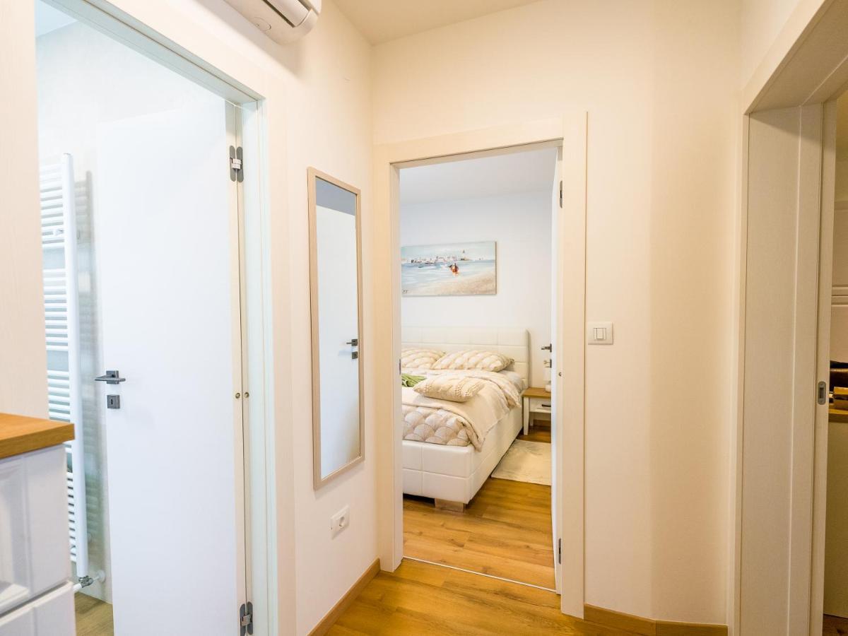 Tonka Apartment Pula Bagian luar foto